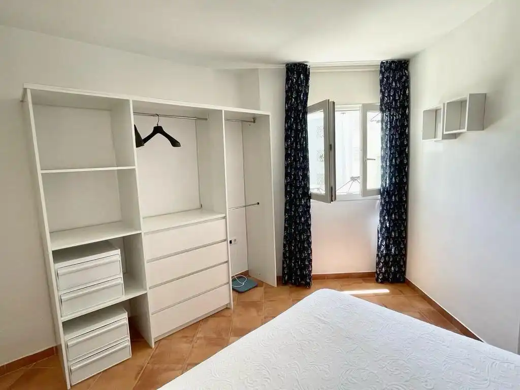 Habitación de Apartamento en venta en Marbella con Aire acondicionado, Amueblado y Horno