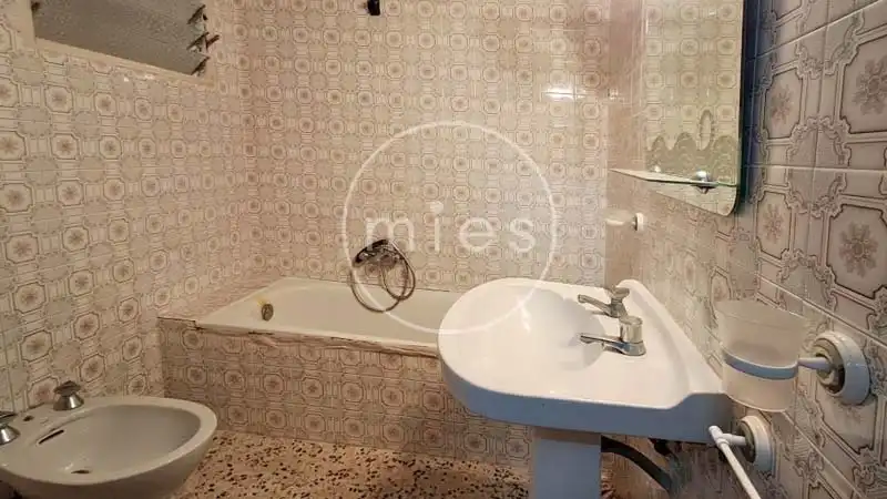 Bany de Casa adosada en venda en Montroi / Montroy amb Terrassa i Balcó