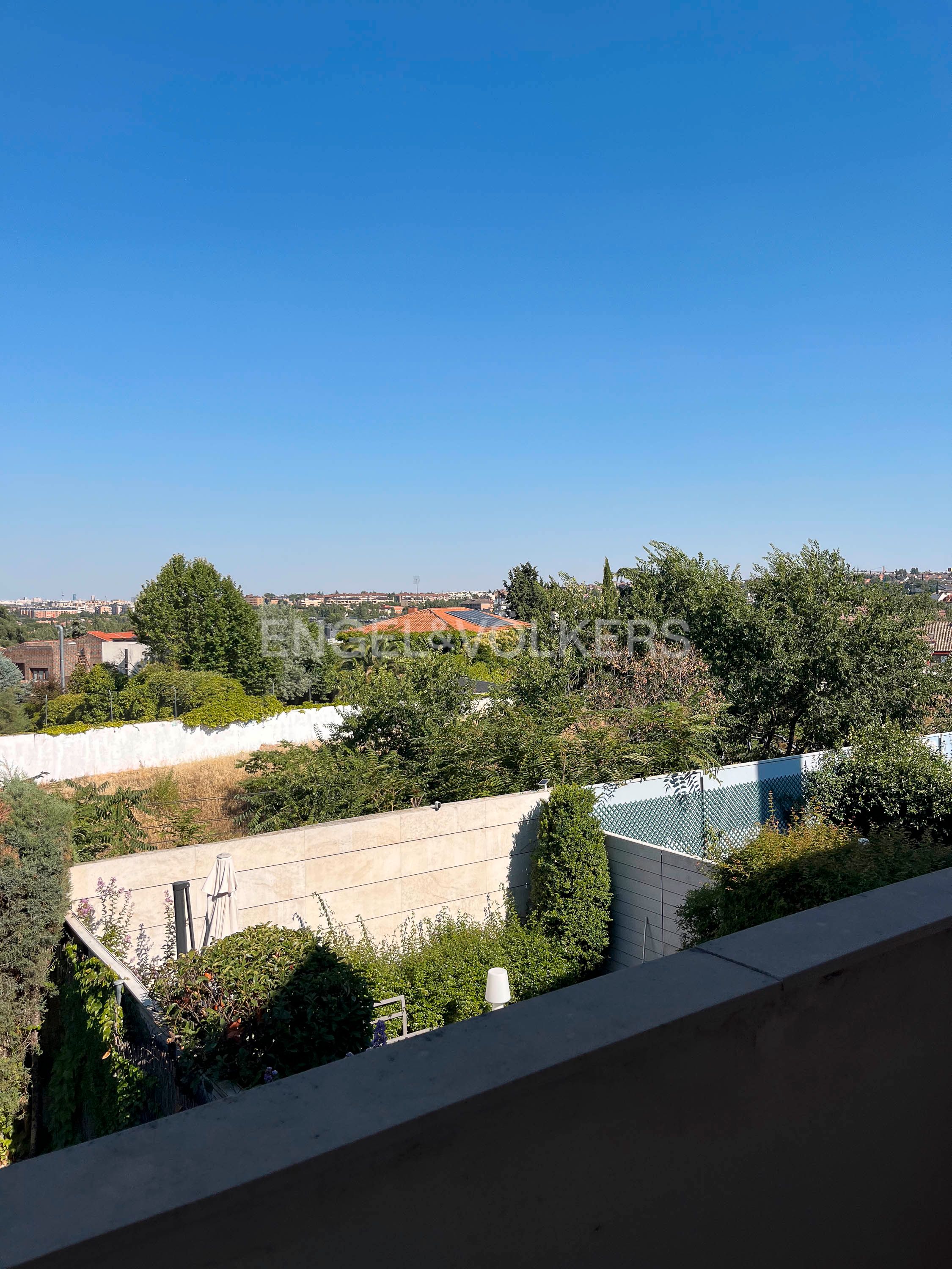 Exterior view of House or chalet for sale in Pozuelo de Alarcón  with Air Conditioner, Heating and Private garden