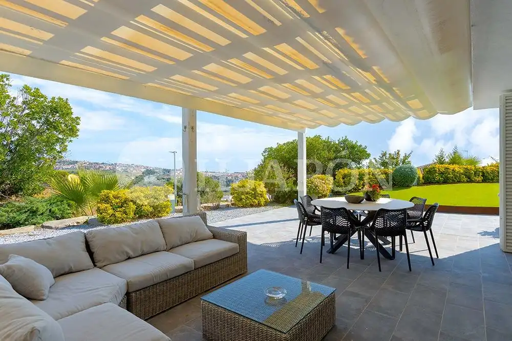 Casa con piscina en venta en Alella