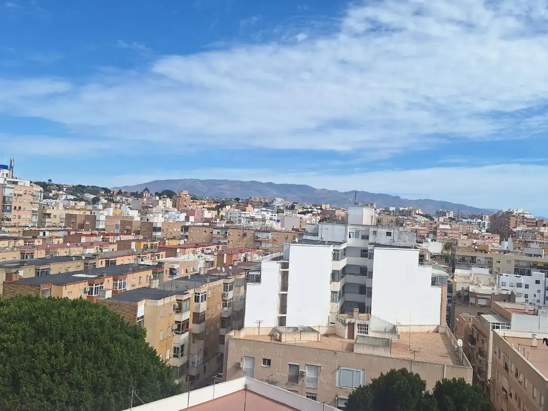 Vista exterior de Piso en venta en Los Ángeles - Cruz de Caravaca