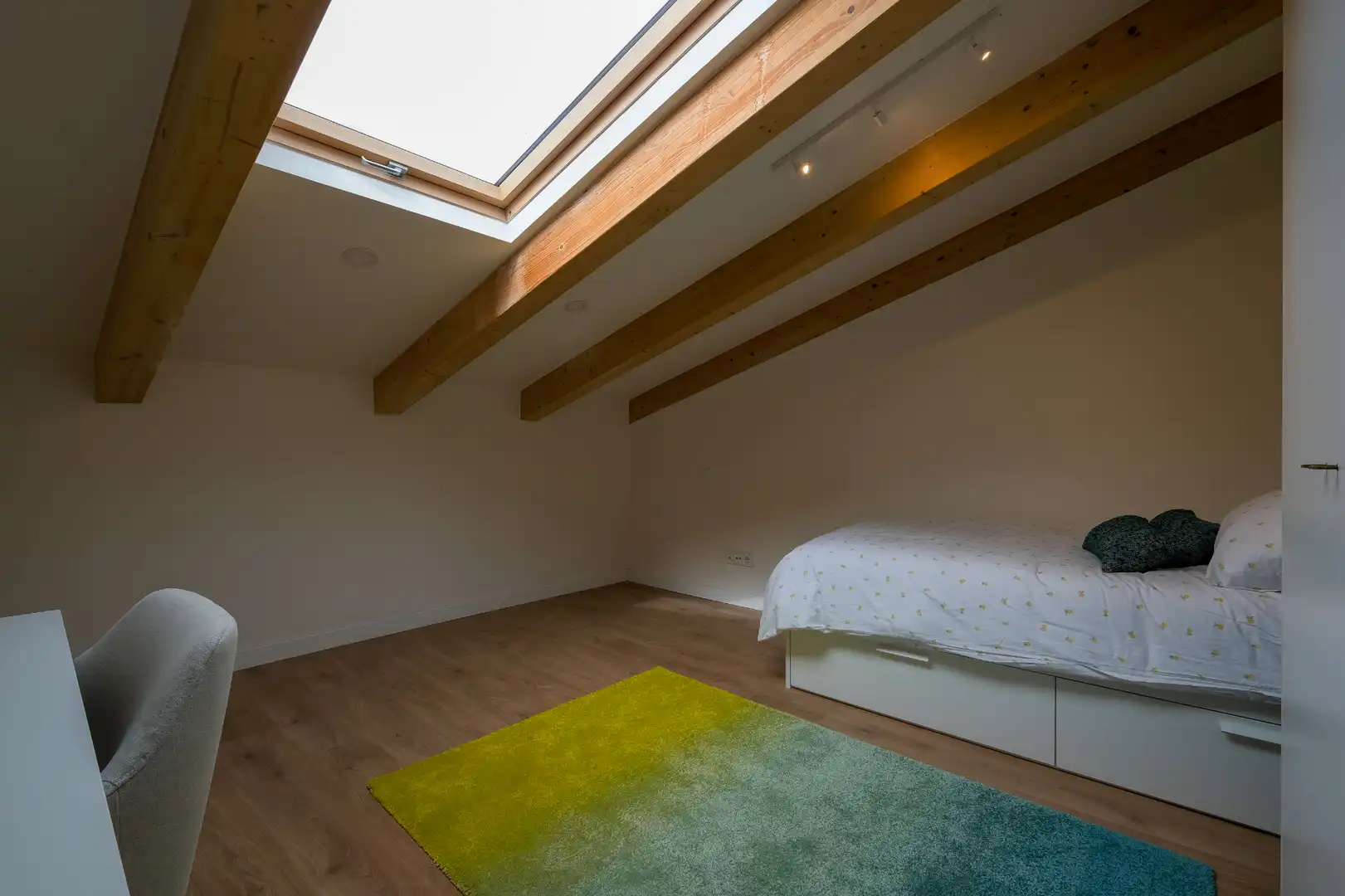 Habitación de Dúplex en venta en Zaragoza con Amueblado y Balcón