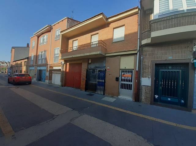 Casa-chalet en Venta en REAL, 9 en Santovenia de Pisuerga