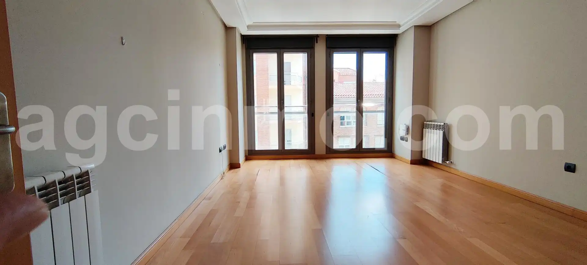 Living room of Flat for sale in Valladolid  with Air Conditioner, Heating and Terrace
