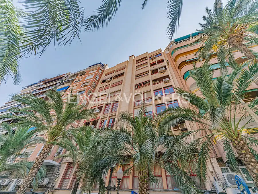 Vista exterior de Piso en venta en Alicante / Alacant con Aire acondicionado y Calefacción
