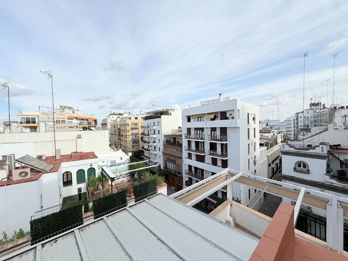 Vista exterior de Àtic en venda en Casco Antiguo