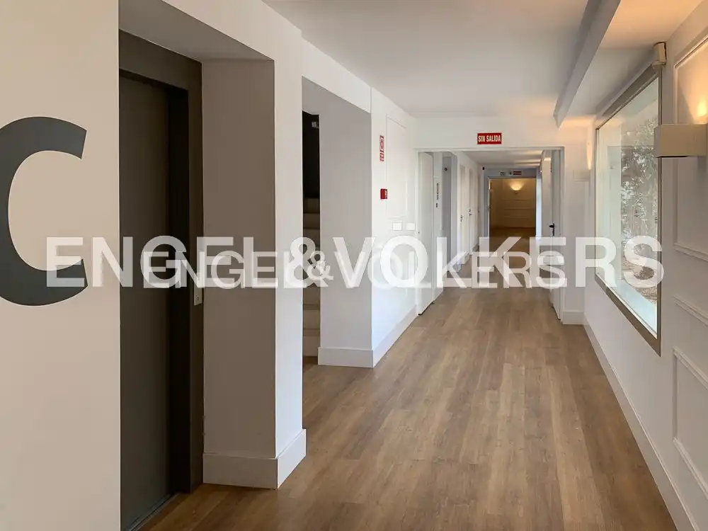 Wohnung zur Miete in Valencia mit Klimaanlage, Heizung und Privatgarten
