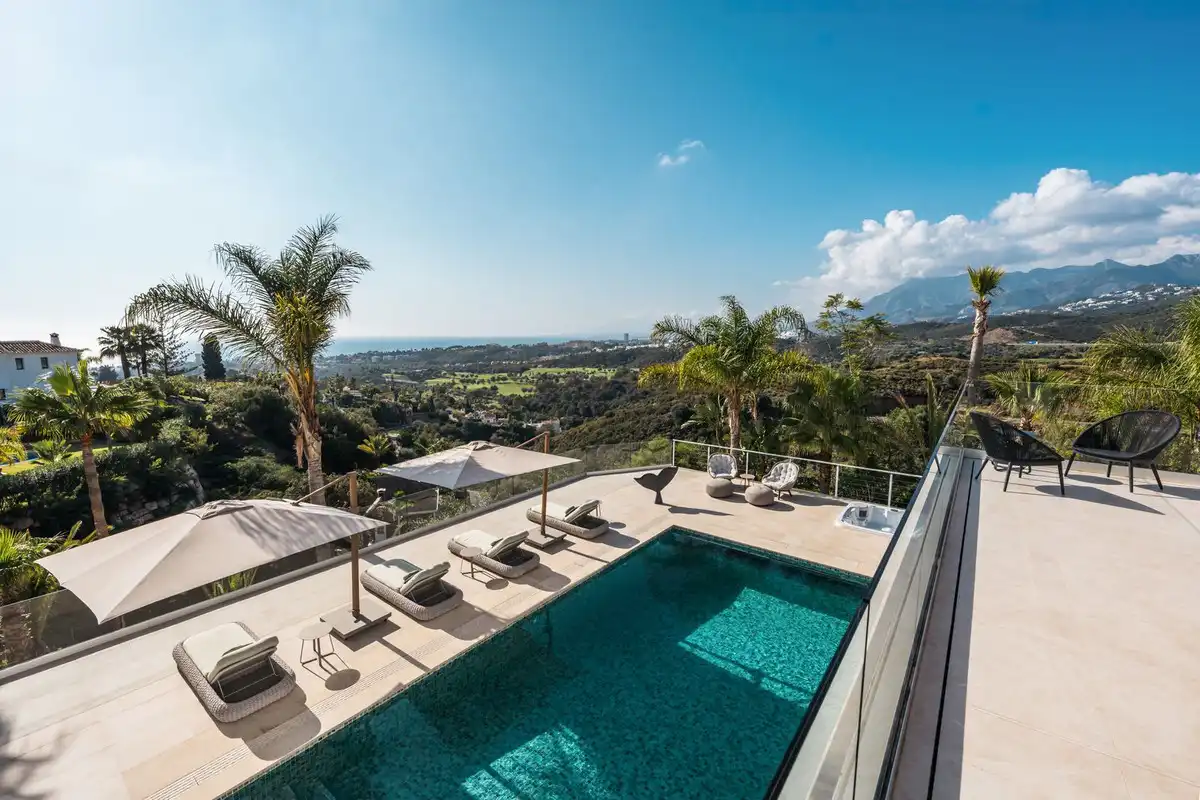 Terrassa de Casa o xalet en venda en Marbella amb Aire condicionat, Jardí privat i Terrassa