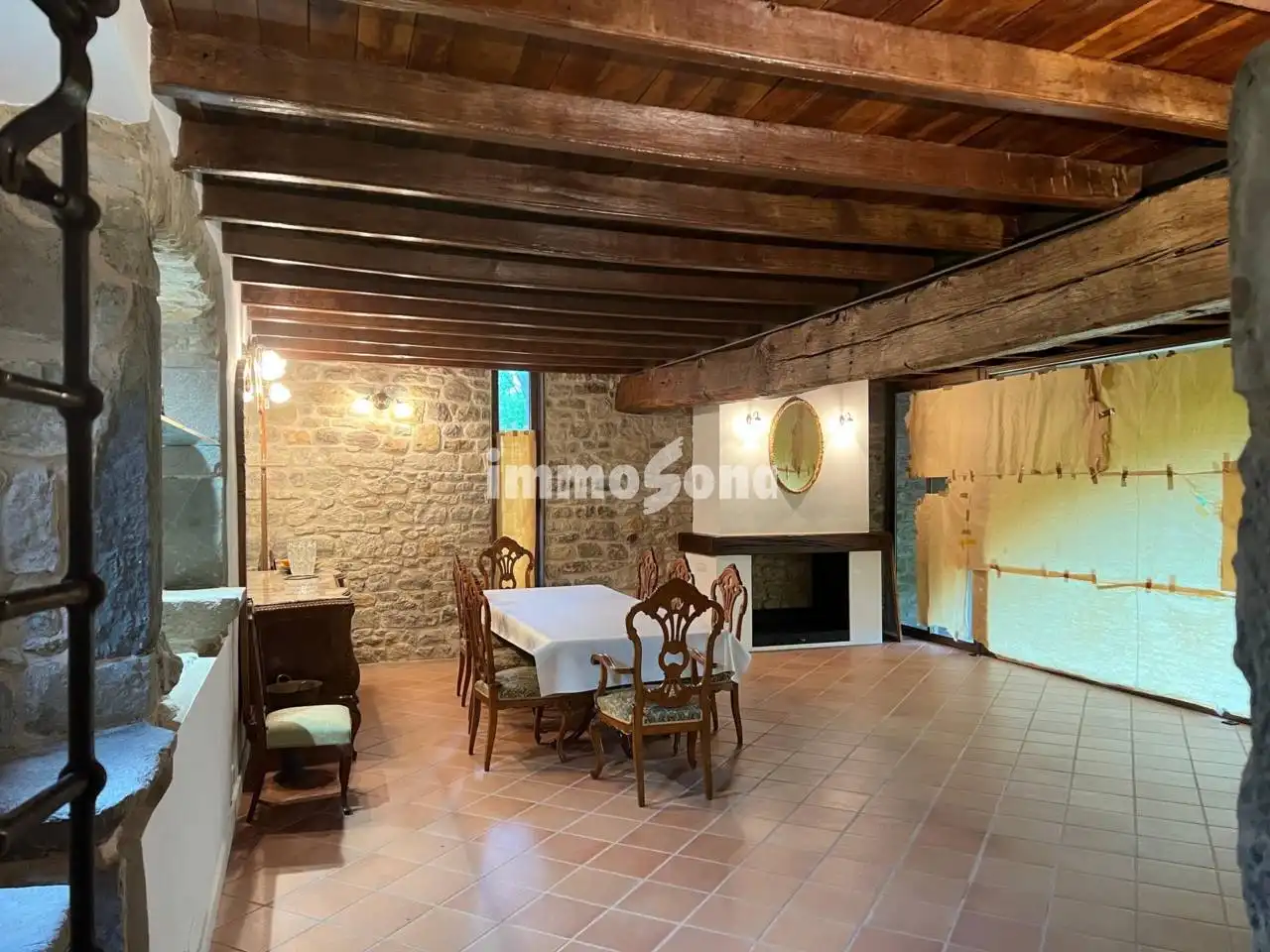 Finca rústica en venda en La Vall d'en Bas amb Calefacció, Jardí privat i Alarma