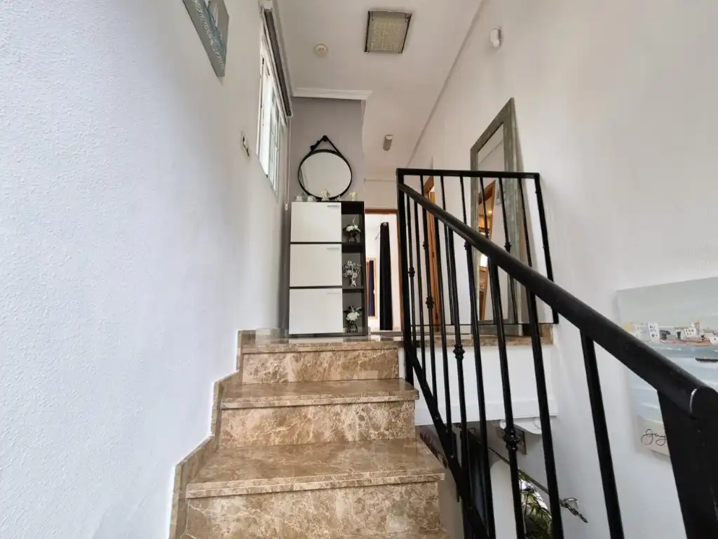 Casa o xalet en venda en Villamartín amb Jardí privat