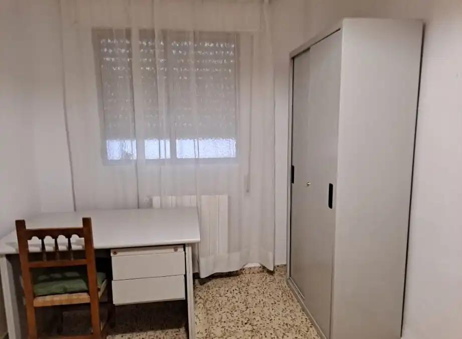Bedroom of Flat for rent in Granada  with Heating, Furnished and Oven
