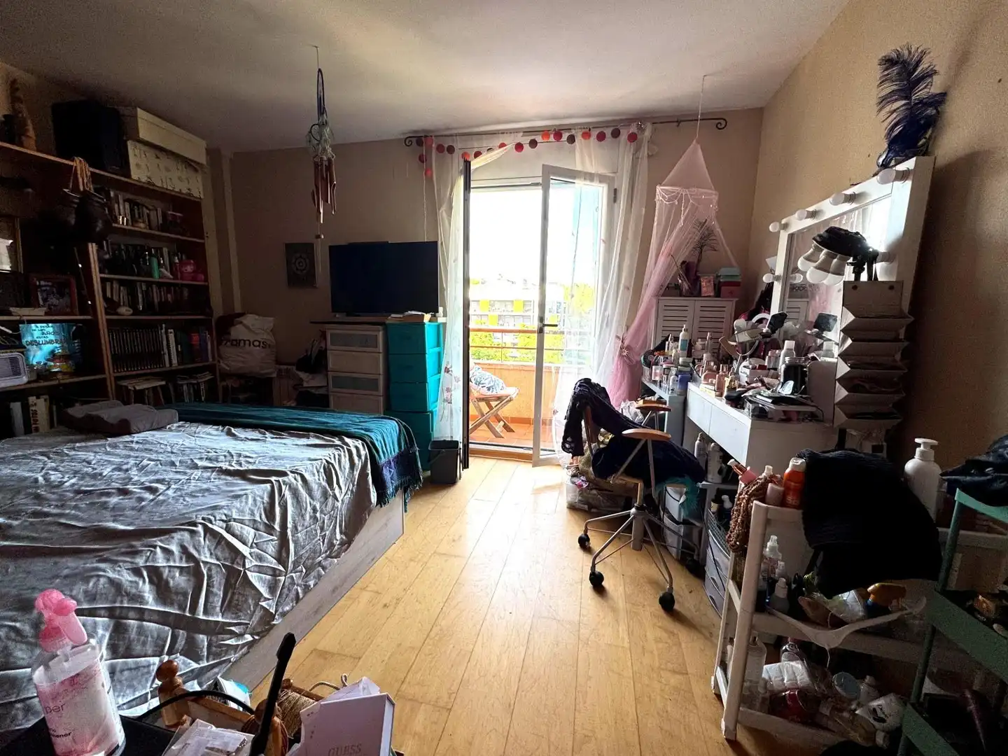 Schlafzimmer von Dachboden zum Verkauf in Castelldefels mit Klimaanlage, Heizung und Parkett