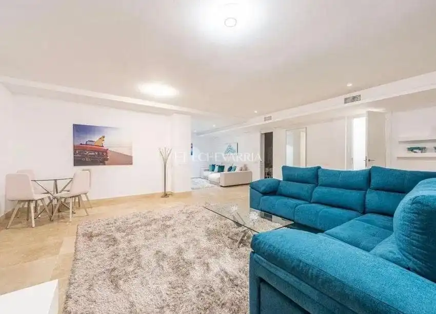 Sala de estar de Casa o chalet en venta en Marbella con Jardín privado, Terraza y Trastero