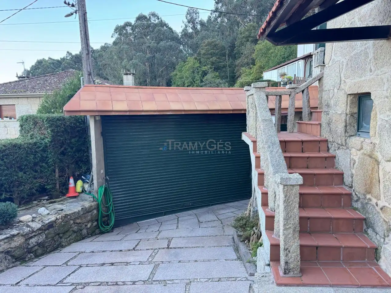 Vista exterior de Casa o xalet en venda en Redondela amb Calefacció, Jardí privat i Terrassa