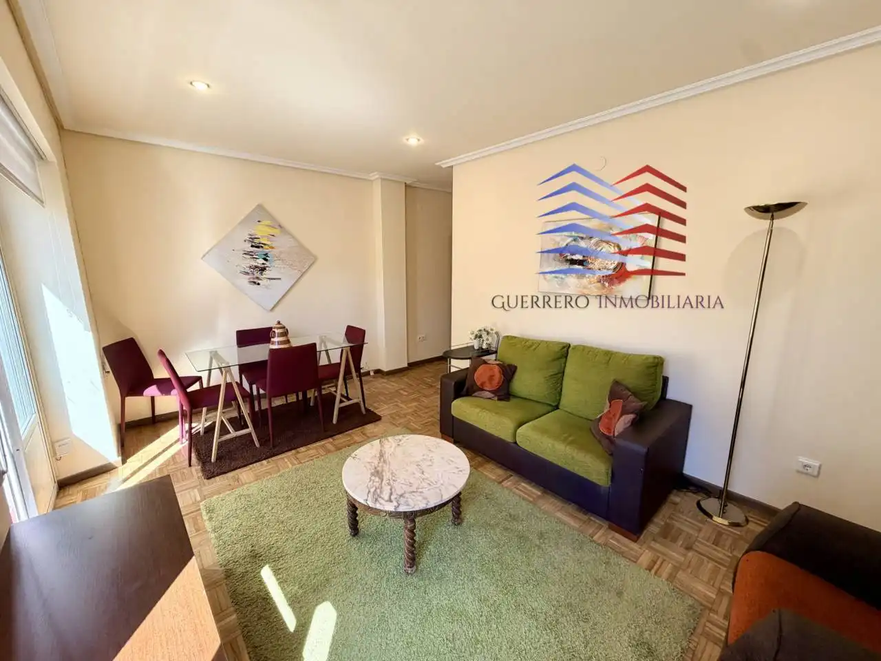 Sala de estar de Apartamento de alquiler en Ourense Capital  con Calefacción, Parquet y Amueblado