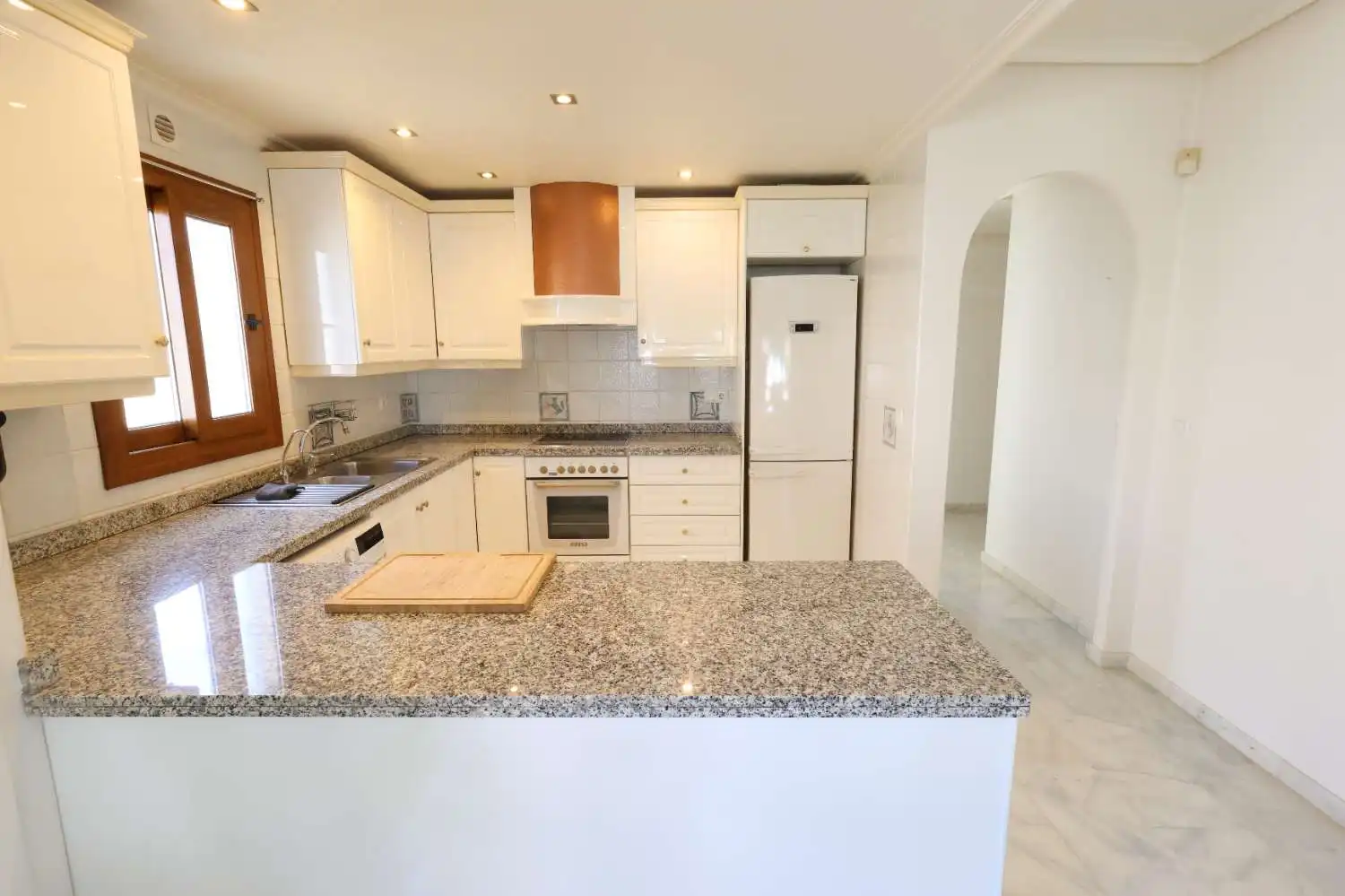 Cocina de Apartamento en venta en Orihuela con Aire acondicionado, Calefacción y Terraza
