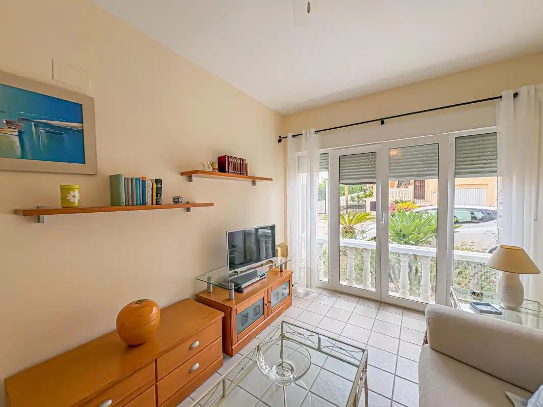 Sala d'estar de Casa adosada en venda en Benissa amb Aire condicionat, Calefacció i Jardí privat