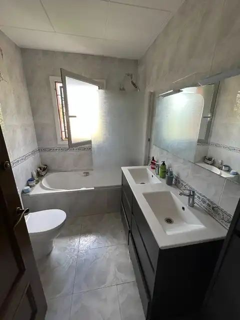 Baño de Casa o chalet en venta en Santa Maria de Palautordera con Aire acondicionado, Calefacción y Jardín privado