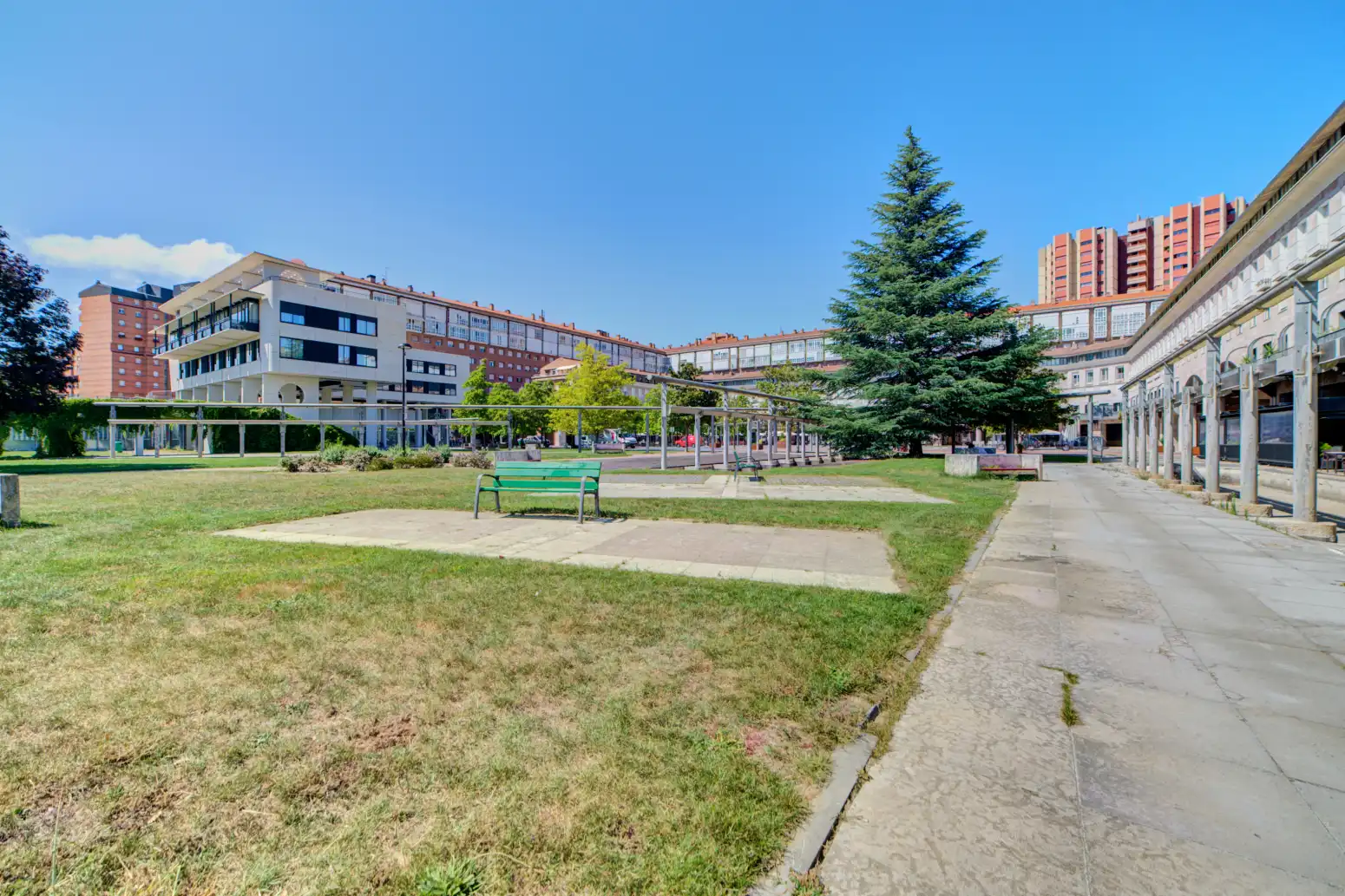 Vista exterior de Oficina en venta en  Pamplona / Iruña