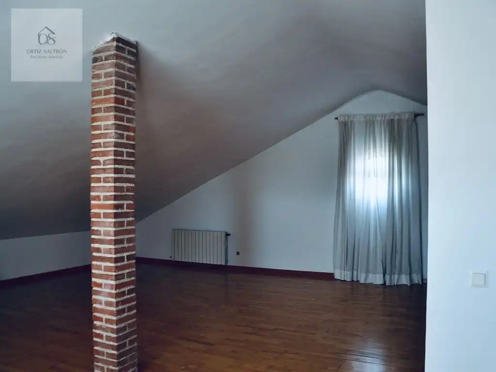 Dormitori de Casa o xalet en venda en Mejorada del Campo amb Aire condicionat i Piscina