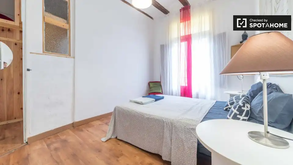 Appartamento con terrazza in affitto a Ciutat Vella, imagen 13