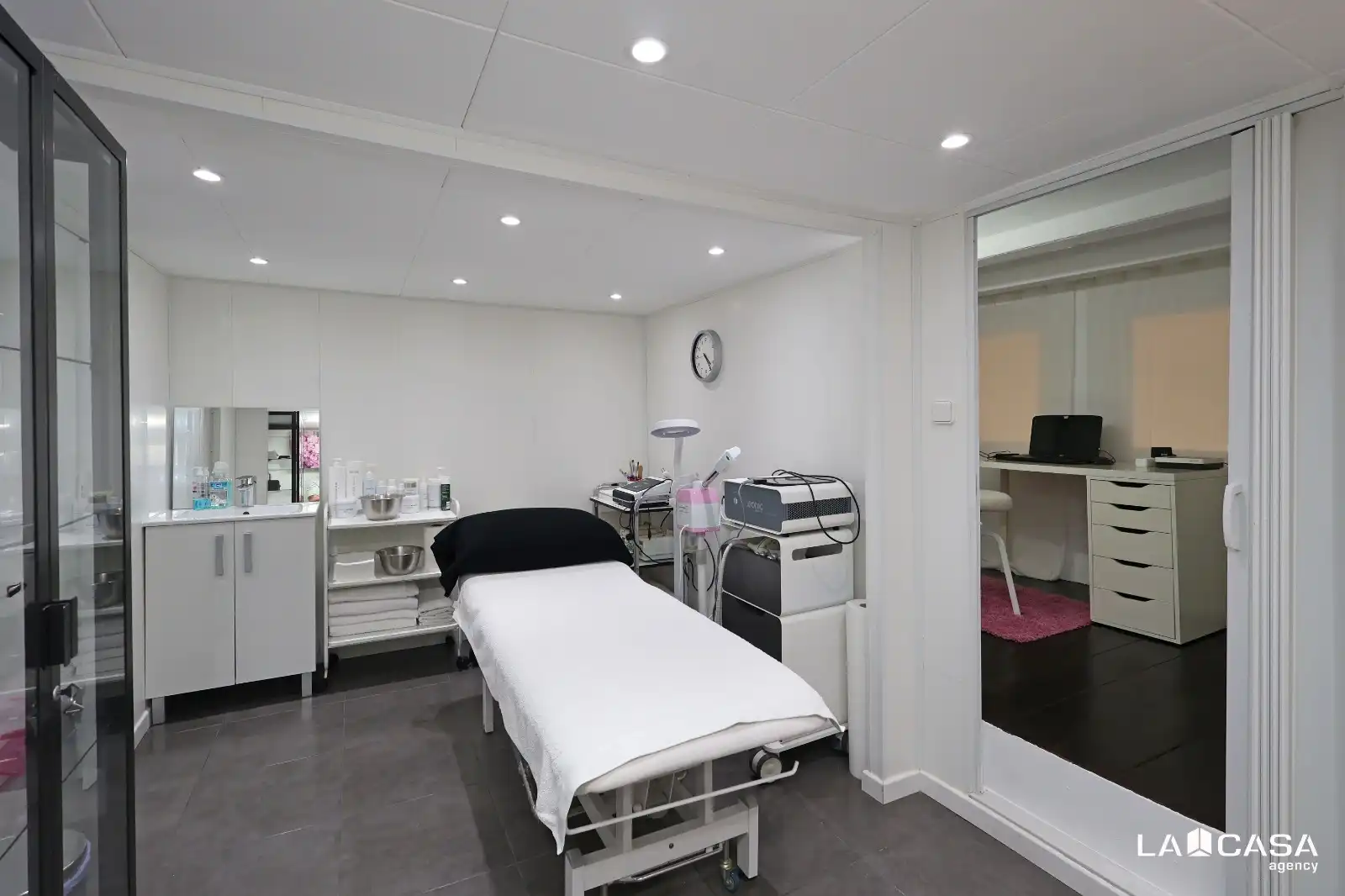 Business premises for transfer in Carrer de Blai, imagen 39