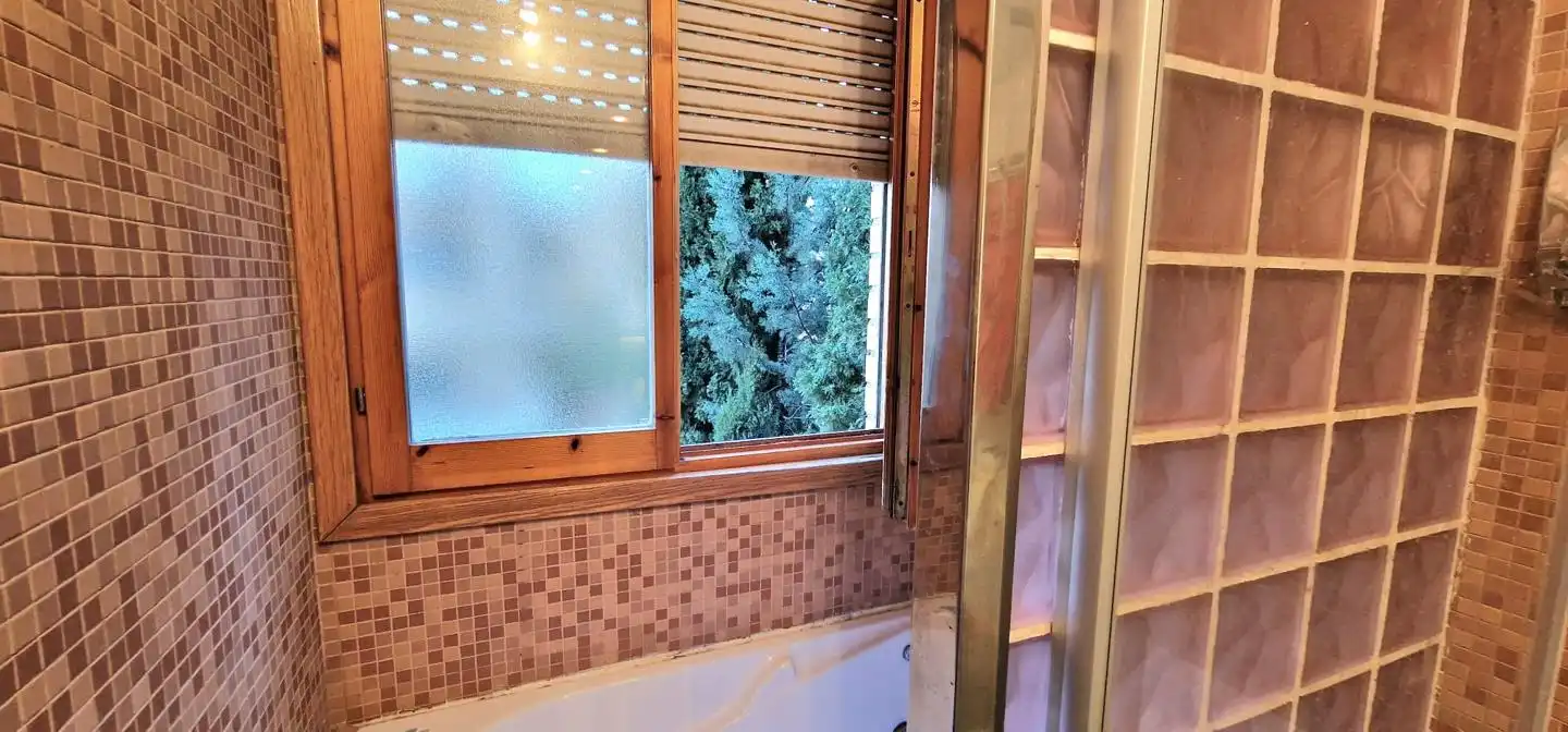 Bathroom of Detached homes for sale in Zaragoza  with Air Conditioner, Heating and Private garden