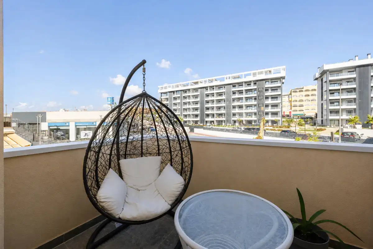 Terraza de Casa adosada en venta en Torrevieja con Aire acondicionado, Calefacción y Jardín privado