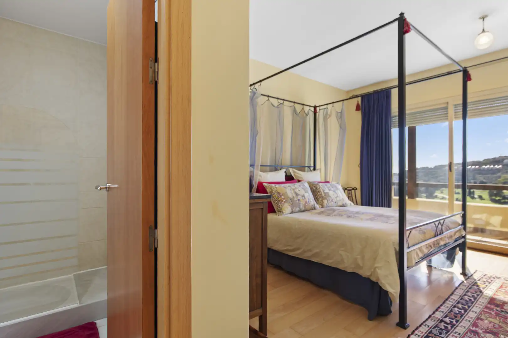 Bedroom of Houses for sale in Benahavís  with Air Conditioner, Heating and Private garden