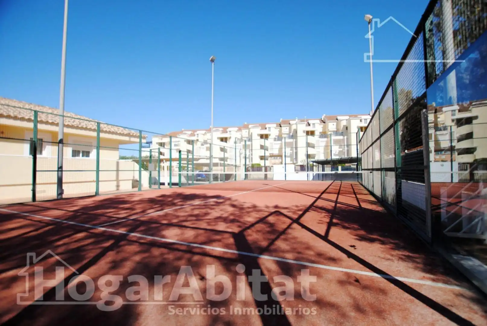 Aparcament de Pis en venda en Dénia amb Aire condicionat, Calefacció i Jardí privat
