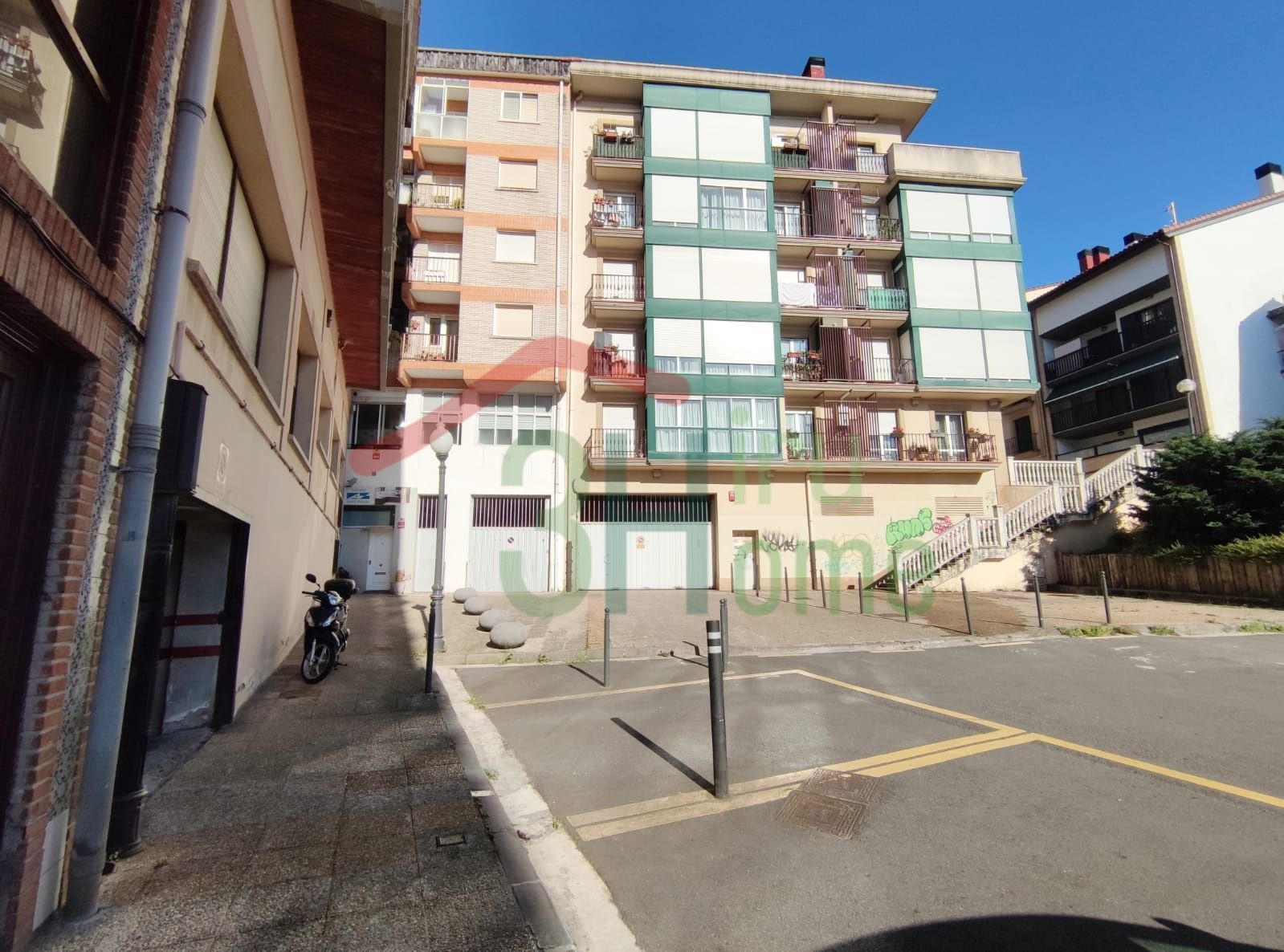 Exterior view of Garage for sale in Irun 