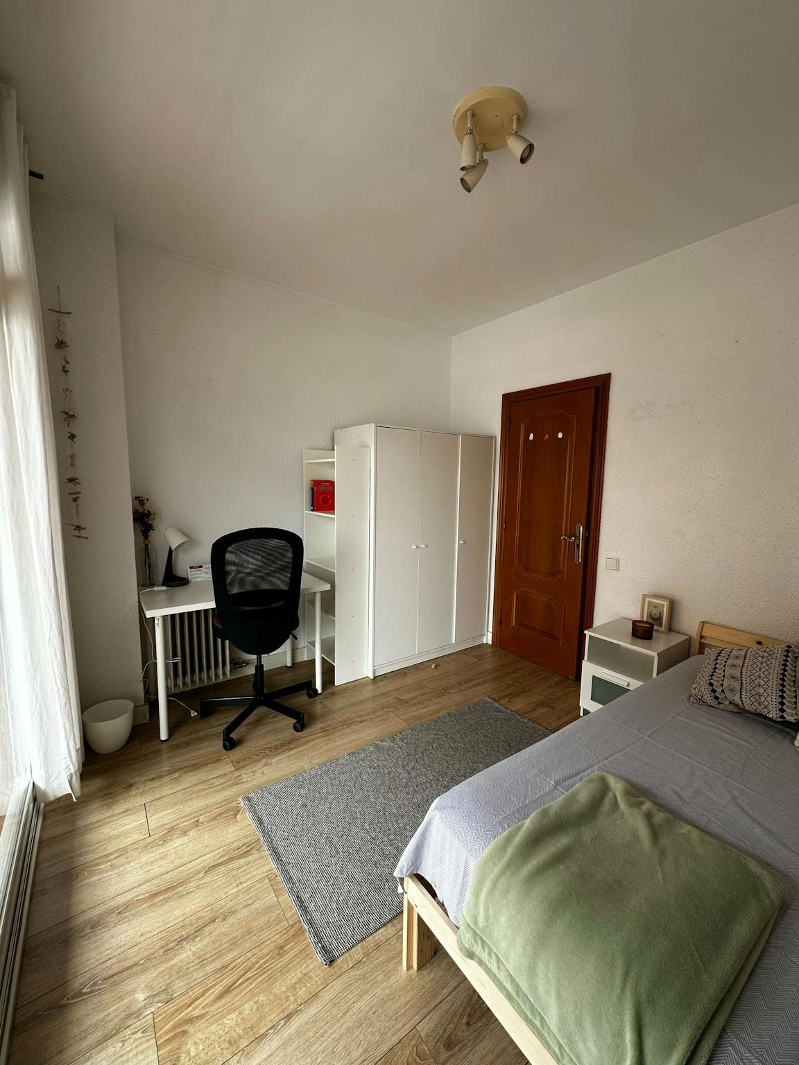 Dormitori de Pis per a compartir en  Barcelona Capital amb Calefacció, Moblat i Rentadora