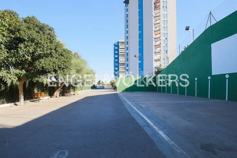 Parkplatz von Wohnung zur Miete in El Puig de Santa Maria mit Klimaanlage, Heizung und Privatgarten