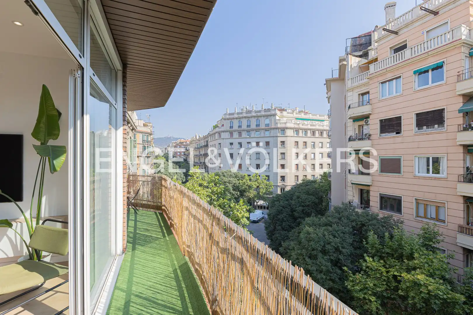 Vista exterior de Piso en venta en Barcelona con Aire acondicionado, Calefacción y Parquet