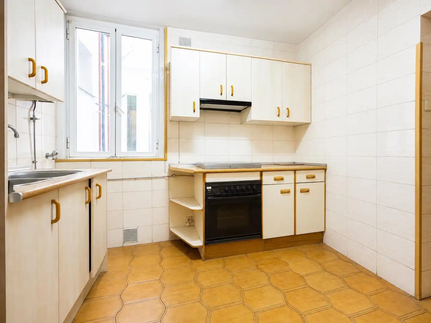 Flat with terrace for sale in Calle de la Luna, imagen 11