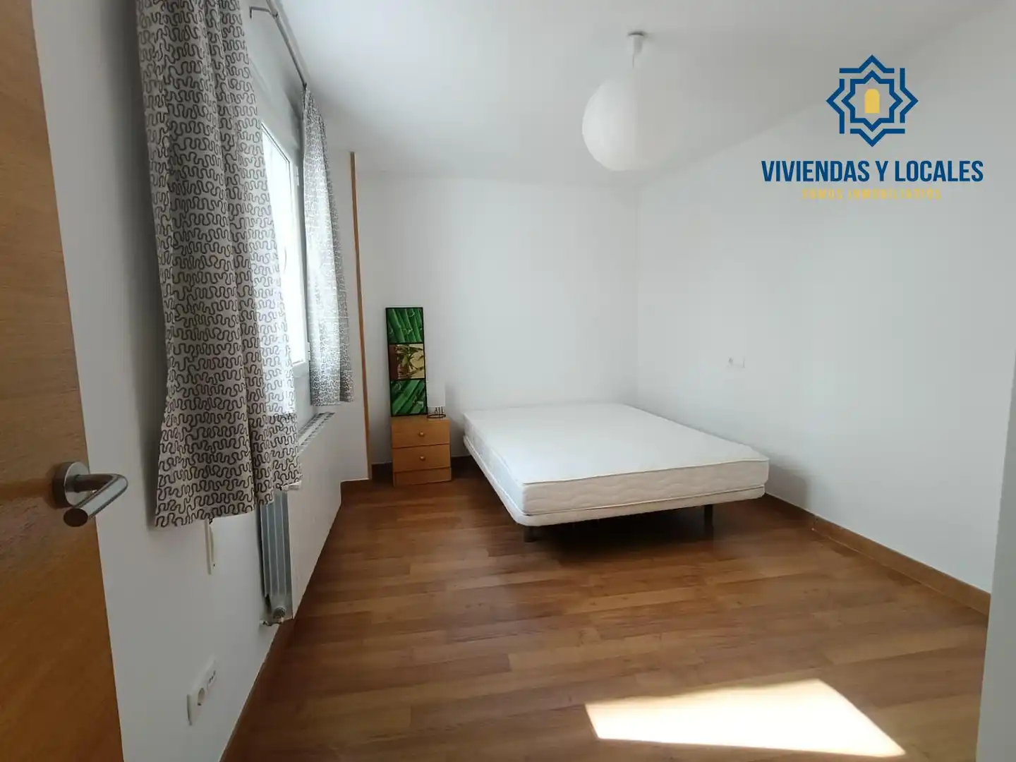 Bedroom of Flat for rent in Granada  with Heating, Terrace and Furnished