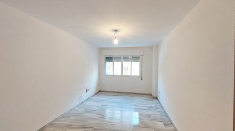 Foto 4 de Apartament en venda a Calle Somoza Rivera, La Estación, Badajoz Capital