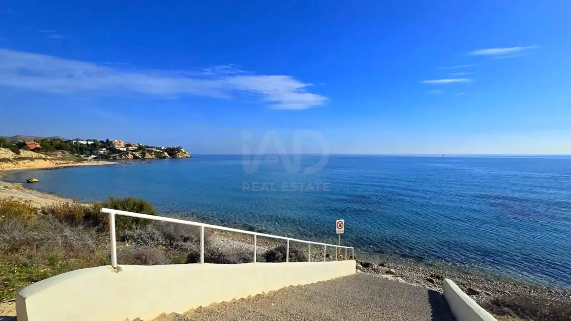 Casa adosada en venda en El Campello amb Aire condicionat, Terrassa i Piscina