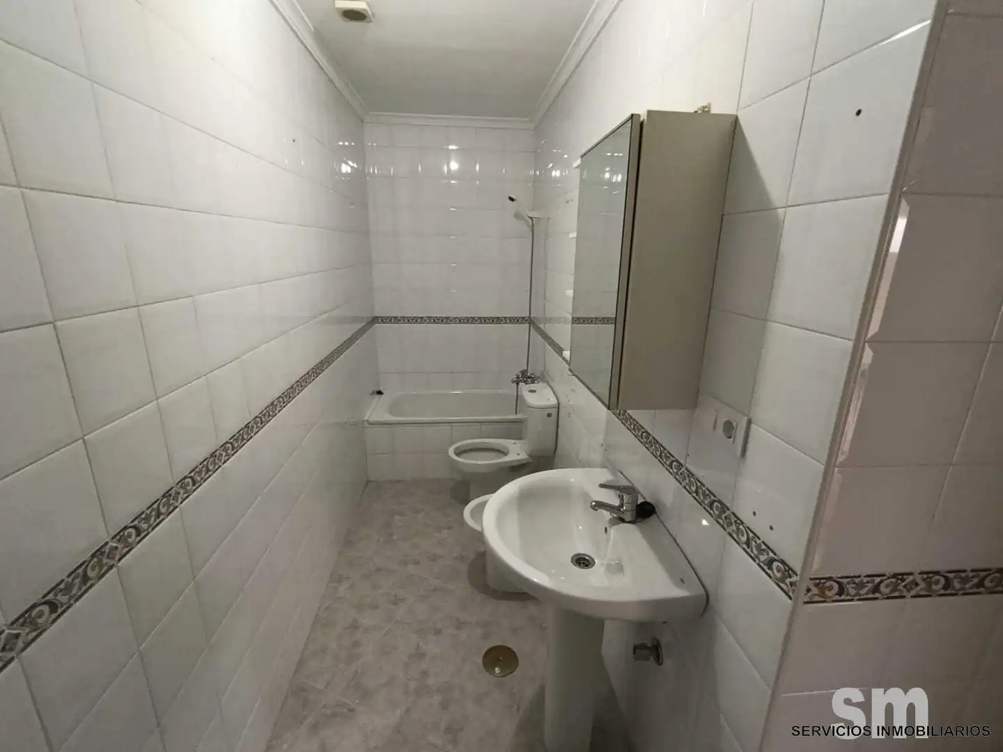 Badezimmer von Wohnung zum Verkauf in Ubrique mit Balkon