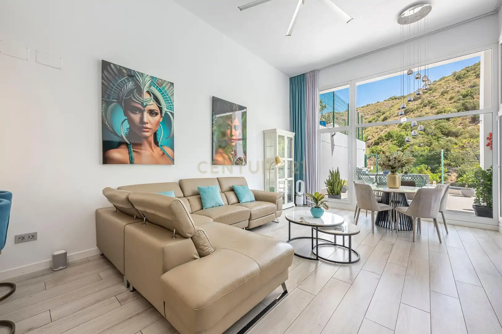 Sala de estar de Apartamento en venta en Benahavís con Aire acondicionado, Trastero y Lavadora