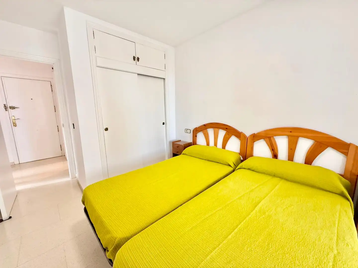 Dormitori de Apartament de lloguer en Finestrat amb Aire condicionat, Calefacció i Piscina