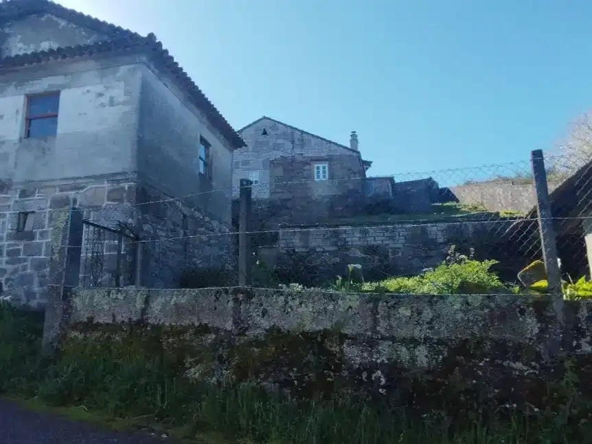 Vista exterior de Pis en venda en Meis amb Balcó