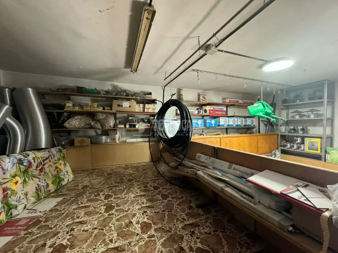 Geschaftsraum zur Miete in Av. de América, Barrio de Zaidín