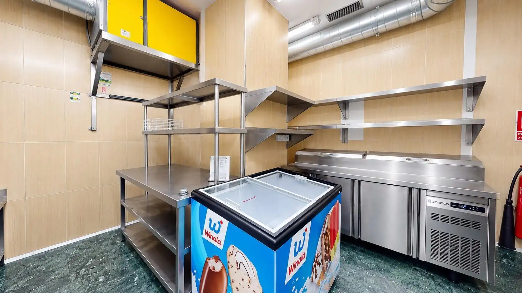 Cocina de Local en venta en Granada con Aire acondicionado y Amueblado