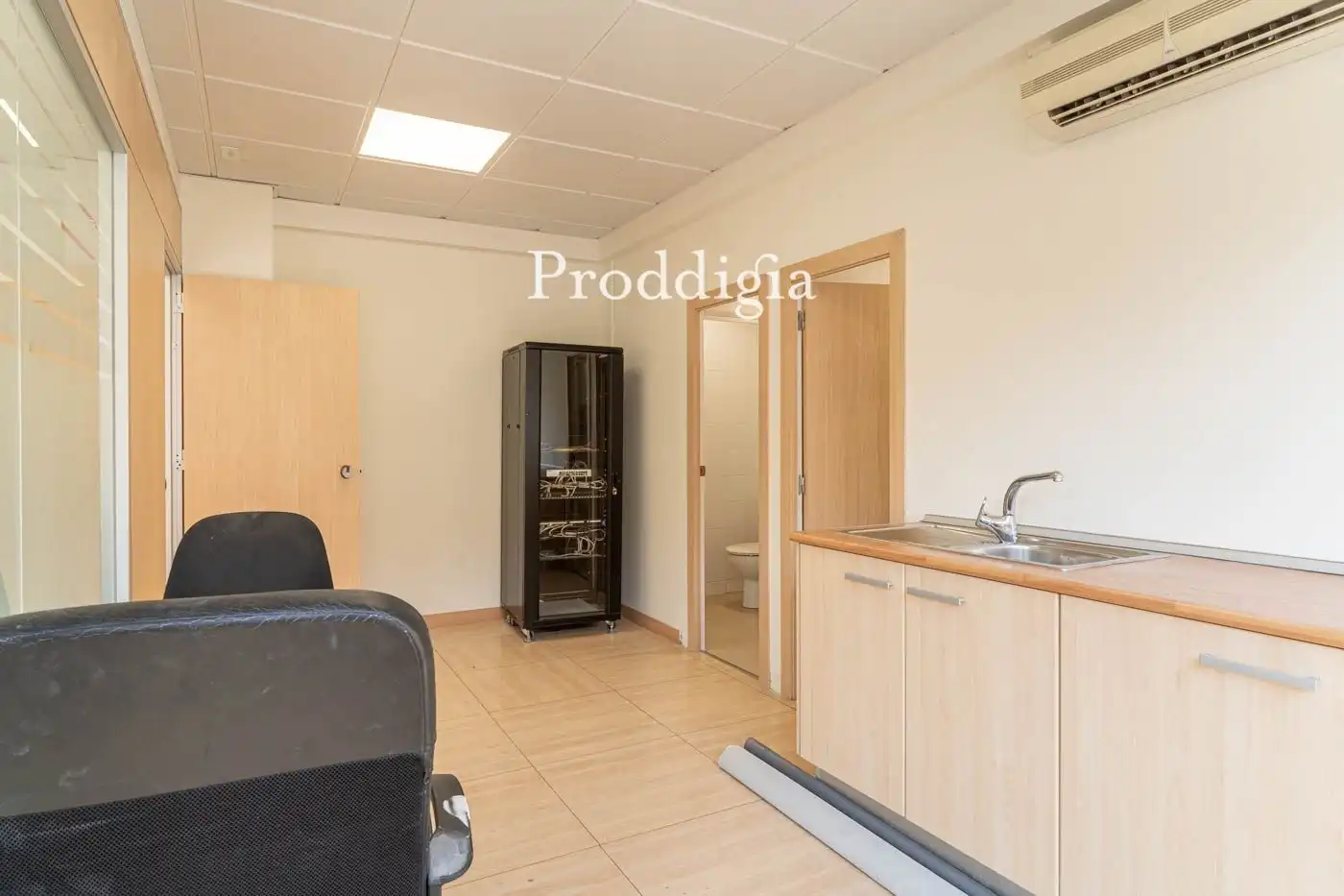 Office for rent in Barcelona  with Air Conditioner and Terrace
