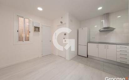 Kitchen of Flat for sale in L'Hospitalet de Llobregat  with Parquet flooring and Oven