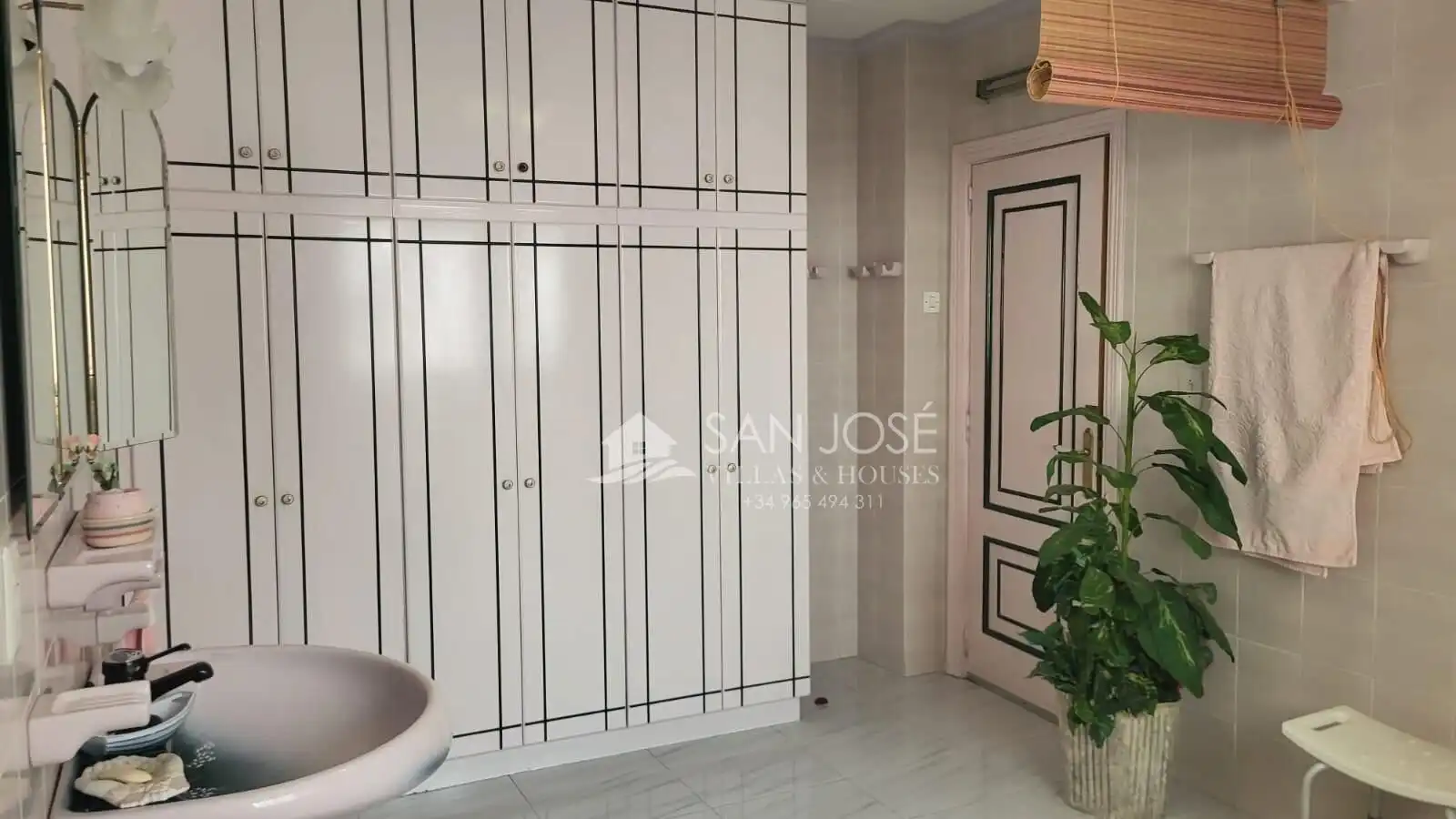 Baño de Piso de alquiler en El Verger con Aire acondicionado, Amueblado y Balcón