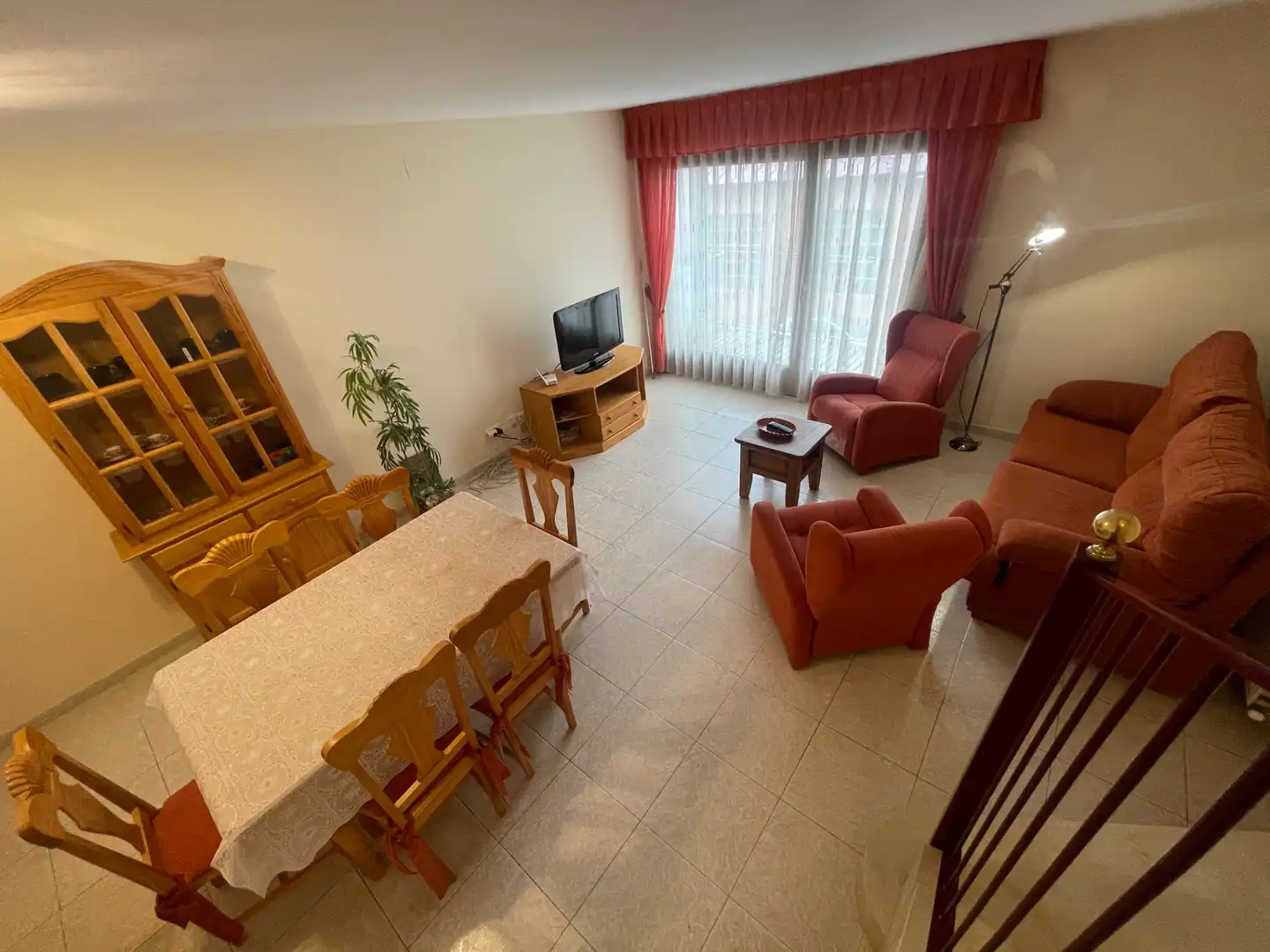 Sala de estar de Casa adosada en venta en Sant Joan de les Abadesses con Calefacción, Jardín privado y Trastero