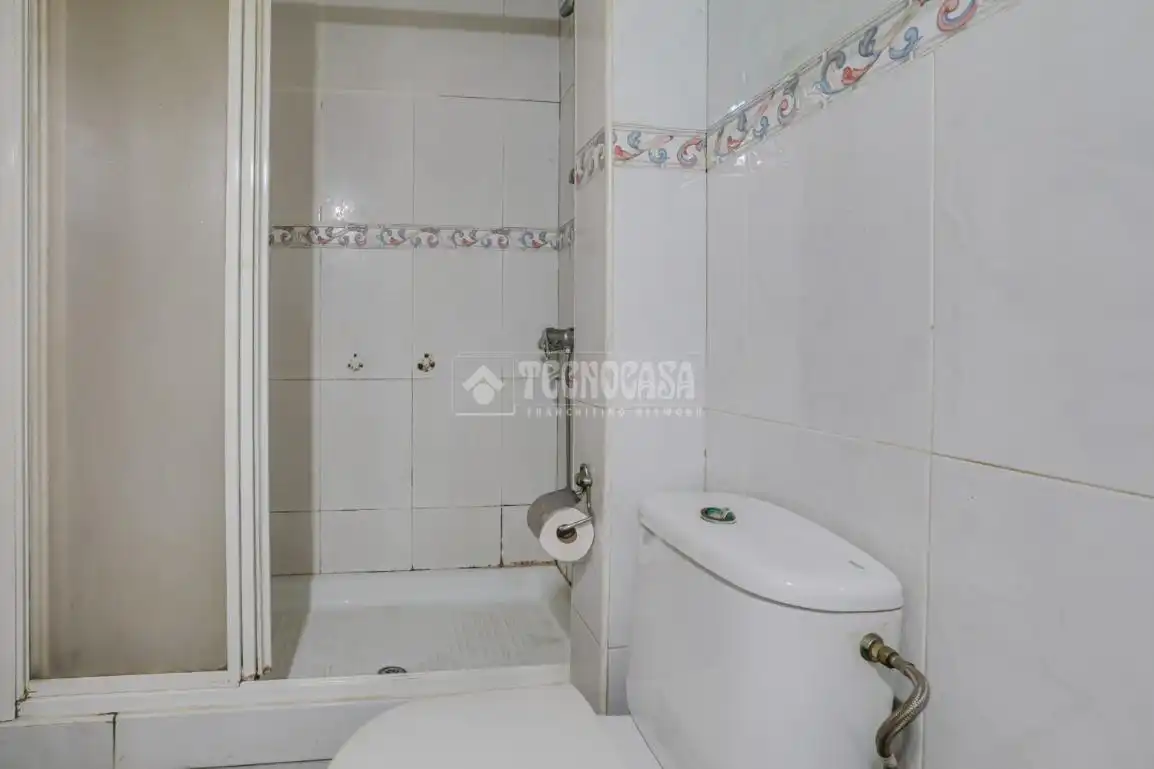 Badezimmer von Wohnung zum Verkauf in Terrassa mit Klimaanlage