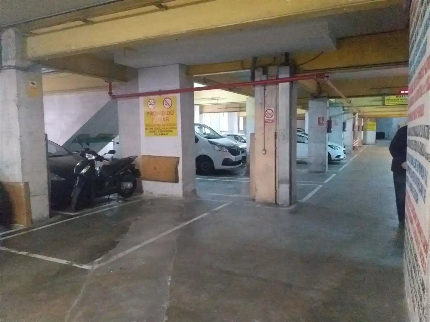 Aparcament de Garatge de lloguer en Badalona